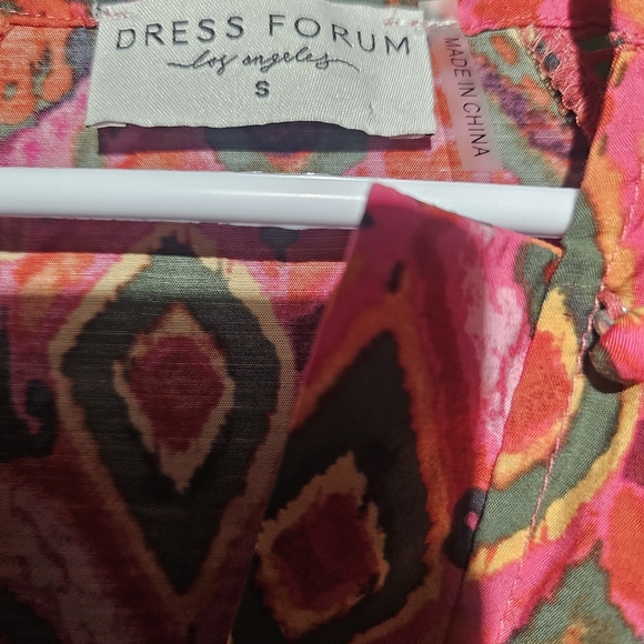 Dress Forum EUC Vibrant Geometric Print Small Oversized PTP 21 - Picture 2 of 5